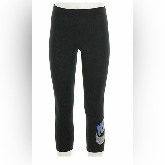 Nike Pants - Nike Sportswear Womens Medium Club Cropped Tight Fit Black Leggings
